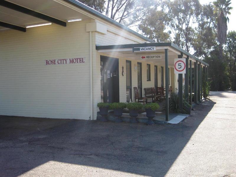 Rose City Motor Inn Benalla Exterior photo